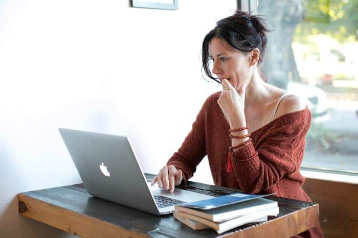 woman at computer 