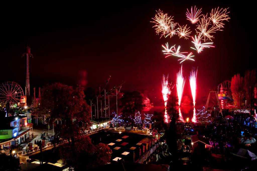 Drayton Manor Theme Park Fireworks- Rob Price Photography (Tamworth)