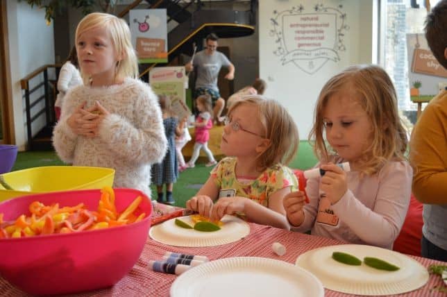 children doing vegetable crafts