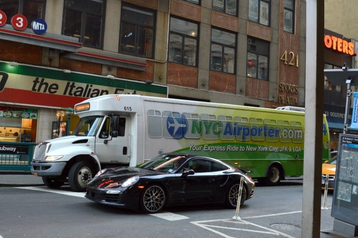 New York Airport Shuttle Bus