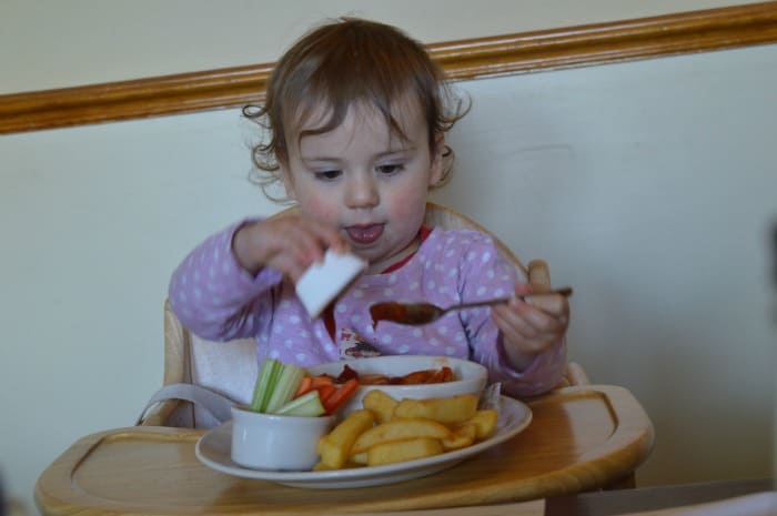 child eating lunch