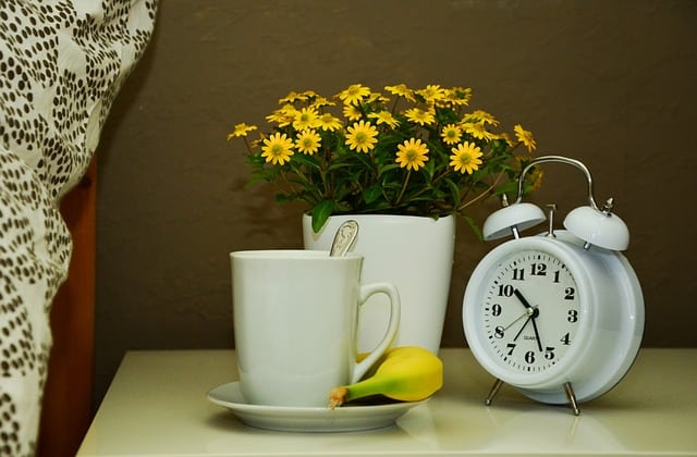 cup flowers clock 