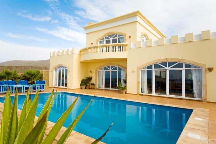 self catering villa with pool for rent