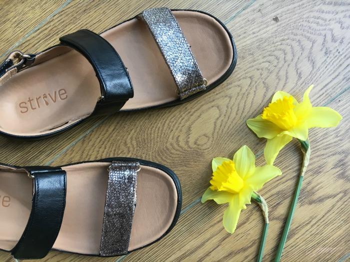 strive beach sandals