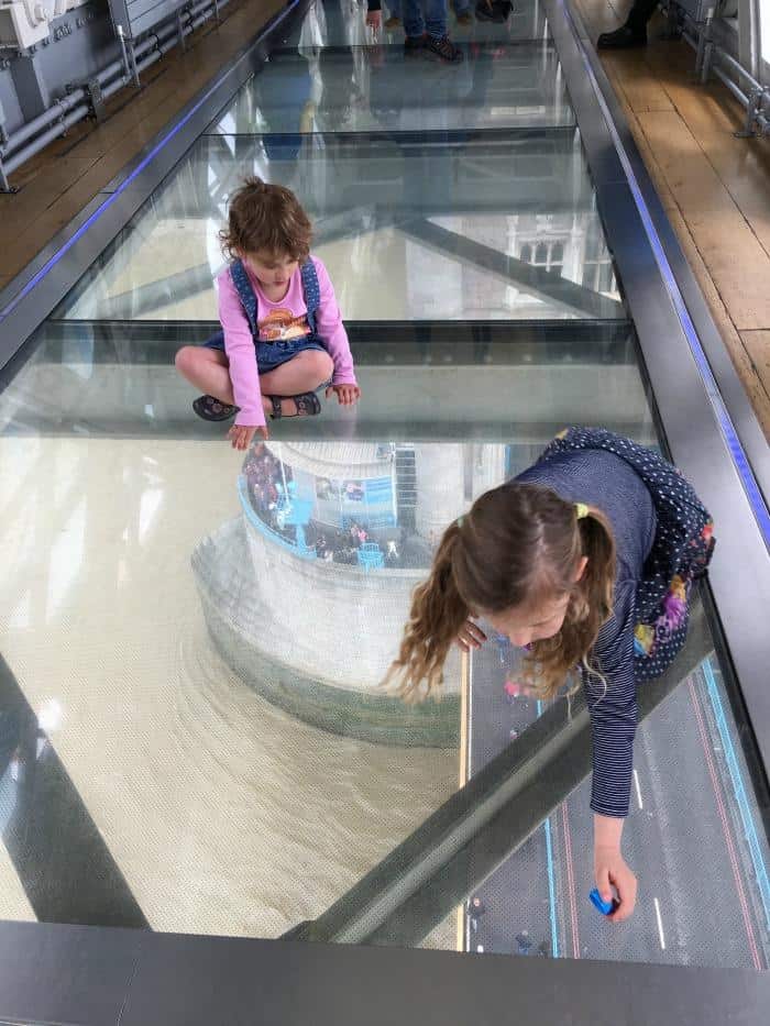 kids on glass floor tower bridge