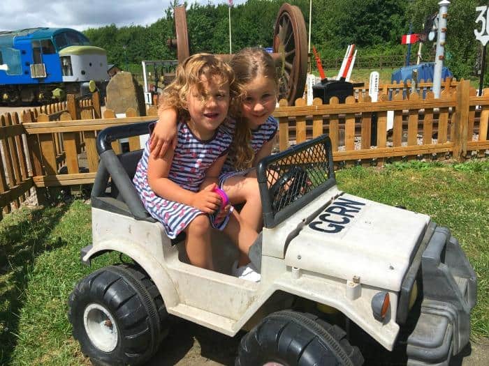 kids in play car rushcliffe country park