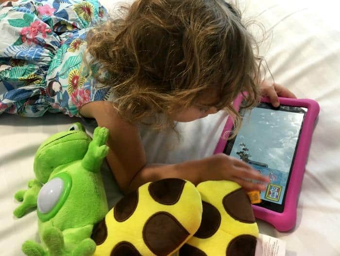 kid using amazon fire HD 8