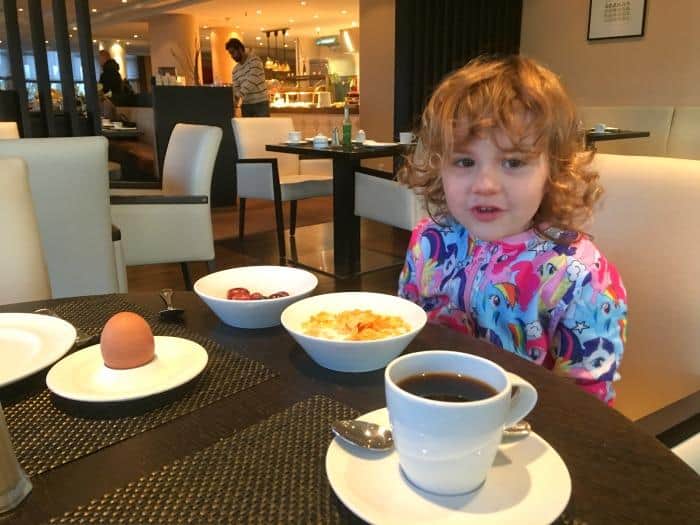 child hotel breakfast
