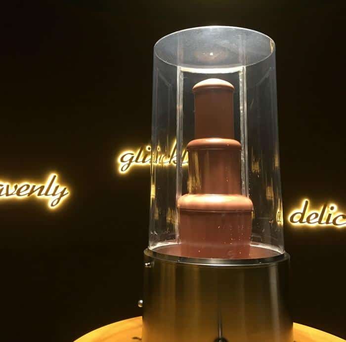 chocolate fountain chocoversum