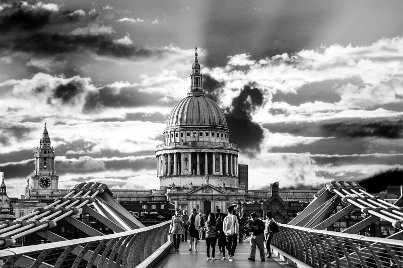 st-pauls-cathedral-london black and white