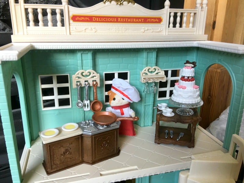 Sylvanian families maple cat family sales