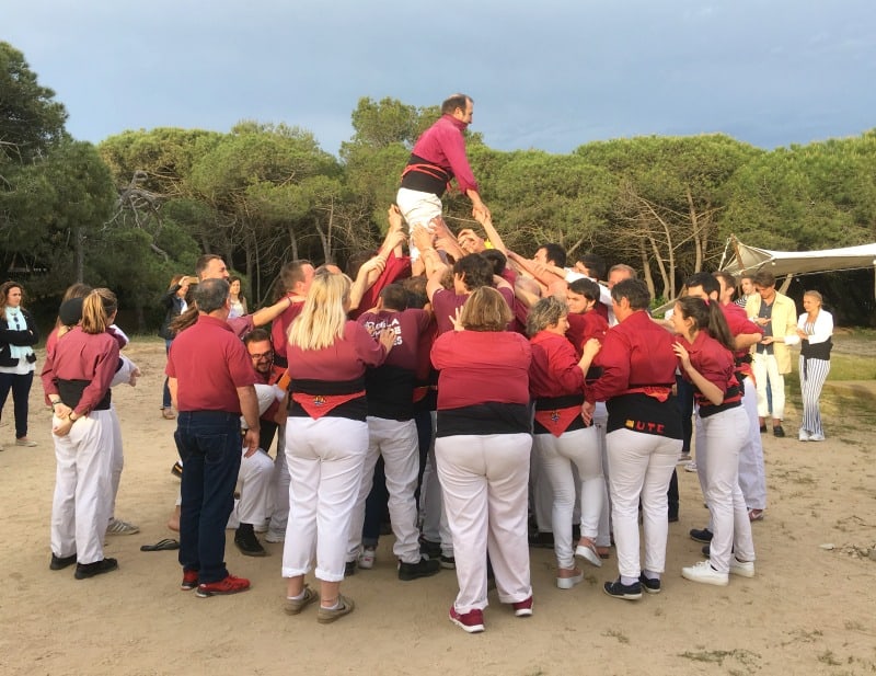 human tower building castells