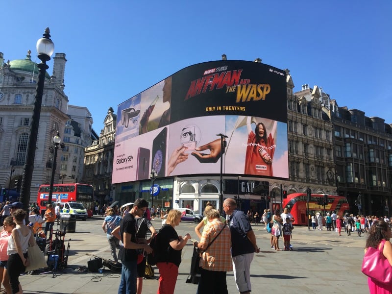 piccadilly circus london