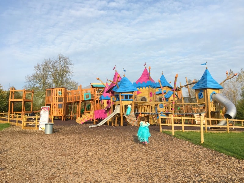 outdoor play area twinlakes