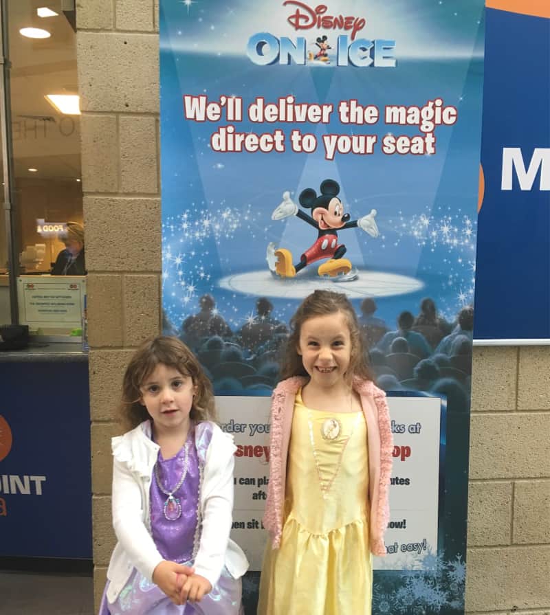 girls at Disney on Ice