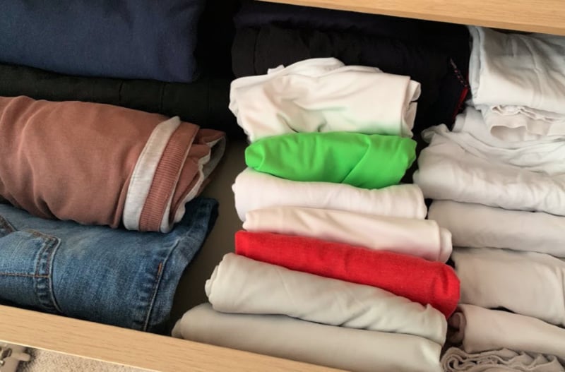 how to fold clothes