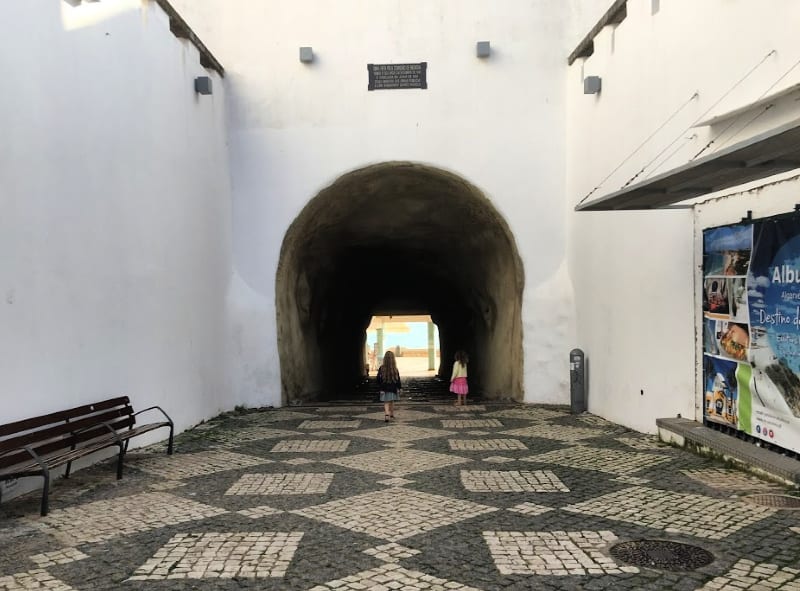 tunnel to beach albufeira