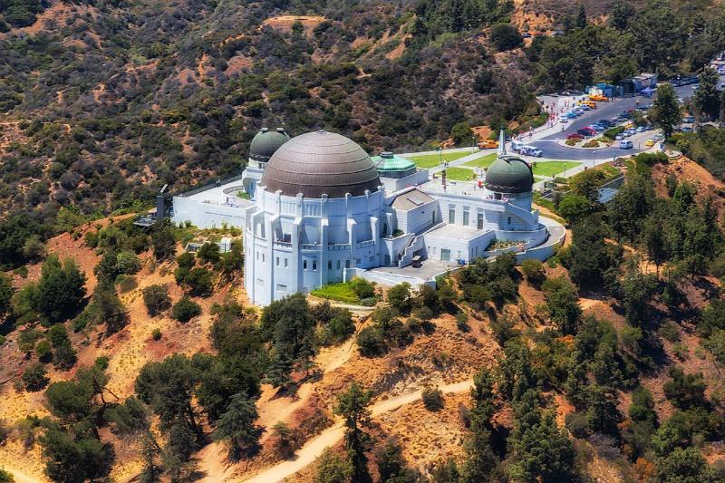 view of Griffith observatory in Los Angeles