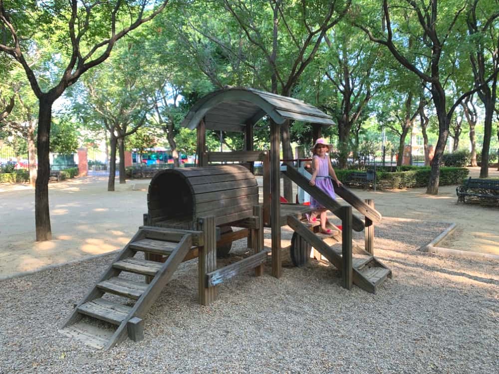 kids play area in san sebastian park seville