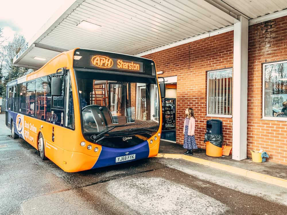 aph airport parking bus manchester 