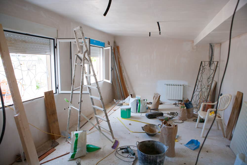 House indoor improvements in a messy room construction