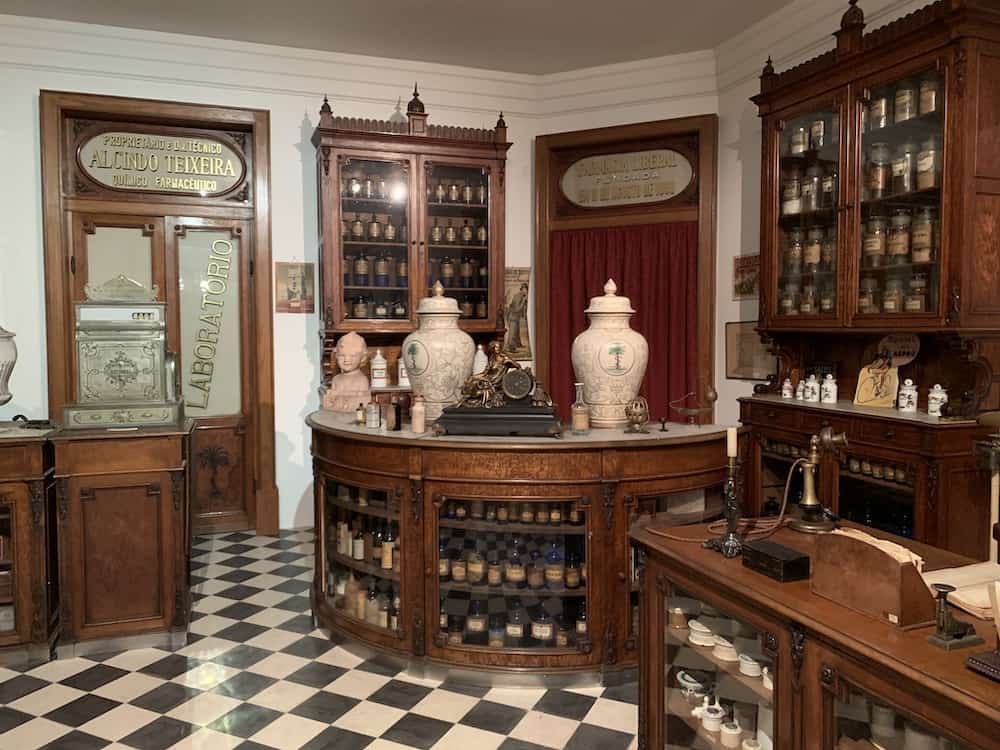 pharamcy museum lisbon 