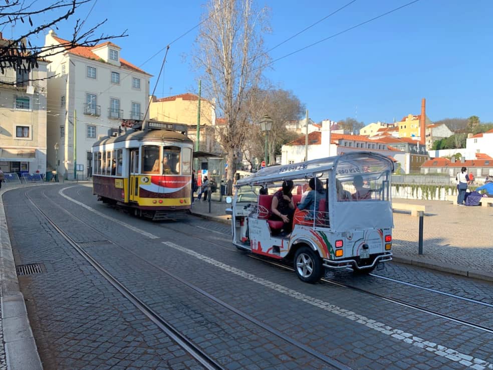 tram 28 lisbon 