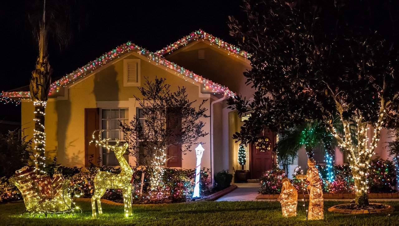 house decorated with christmas lights 