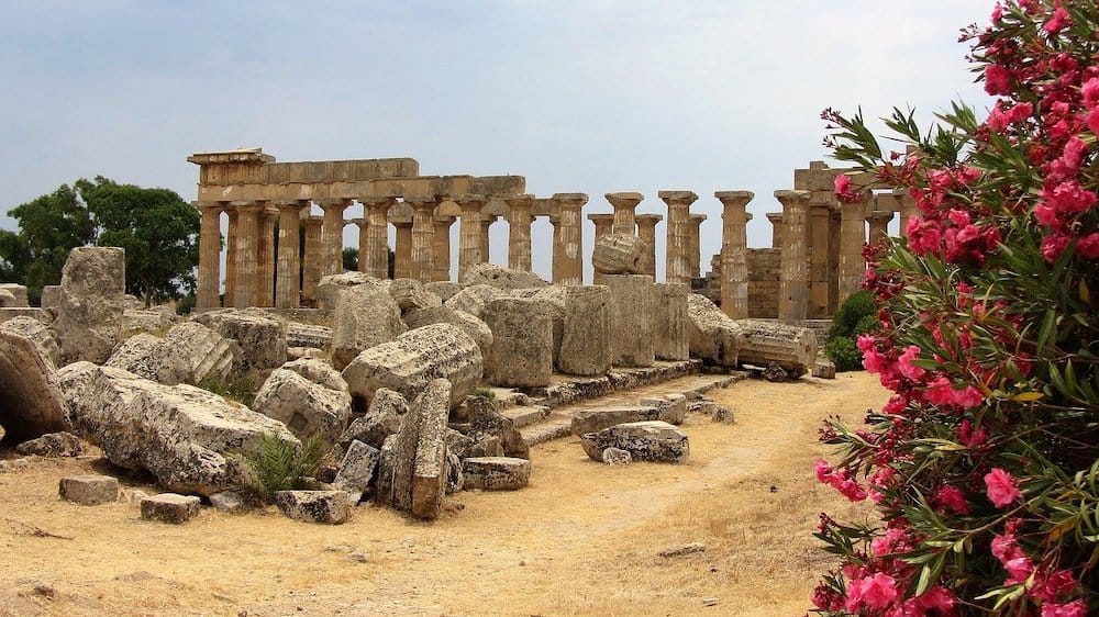 archaeological site sicily 
