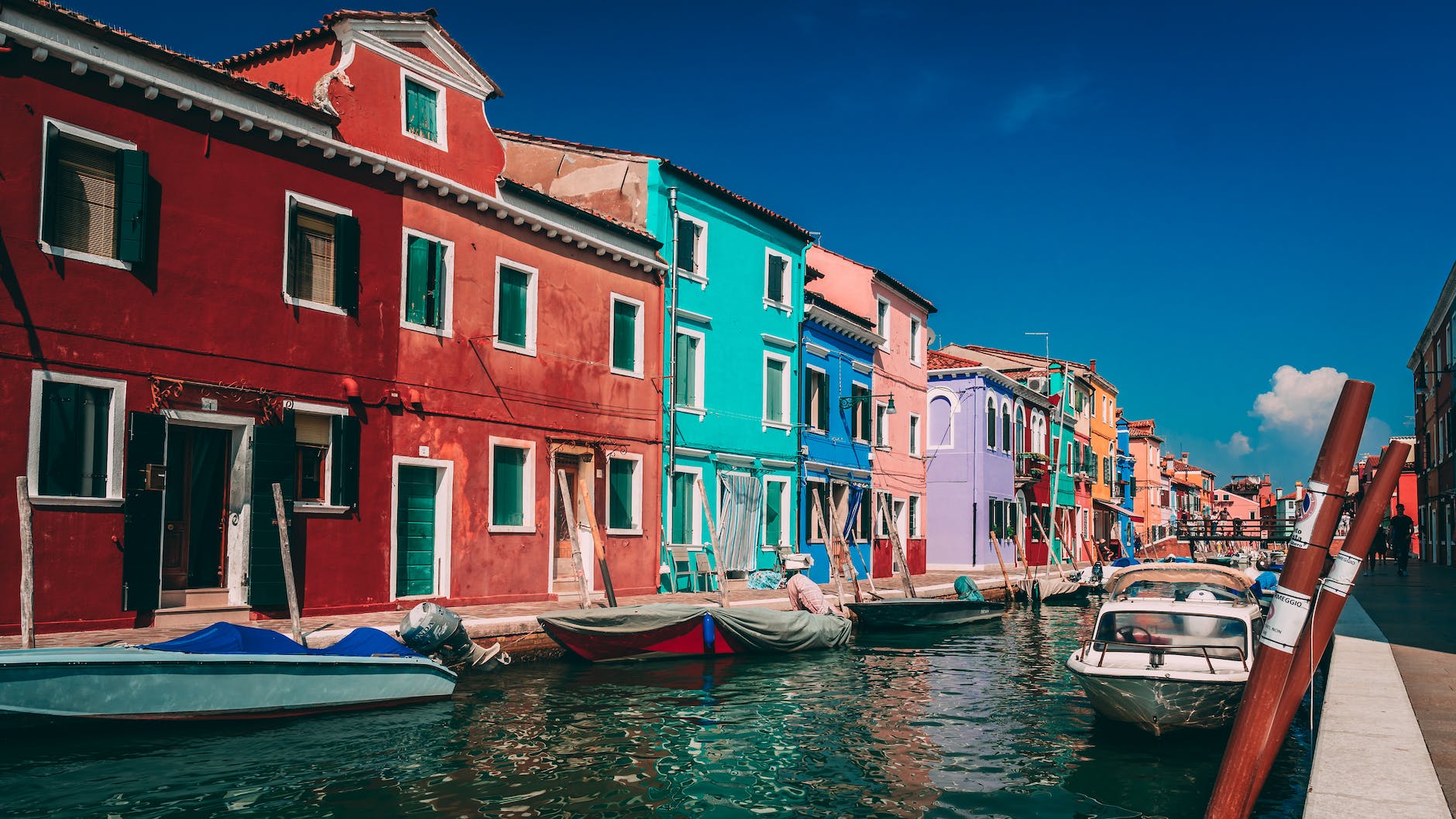 colourful buildings in Burano