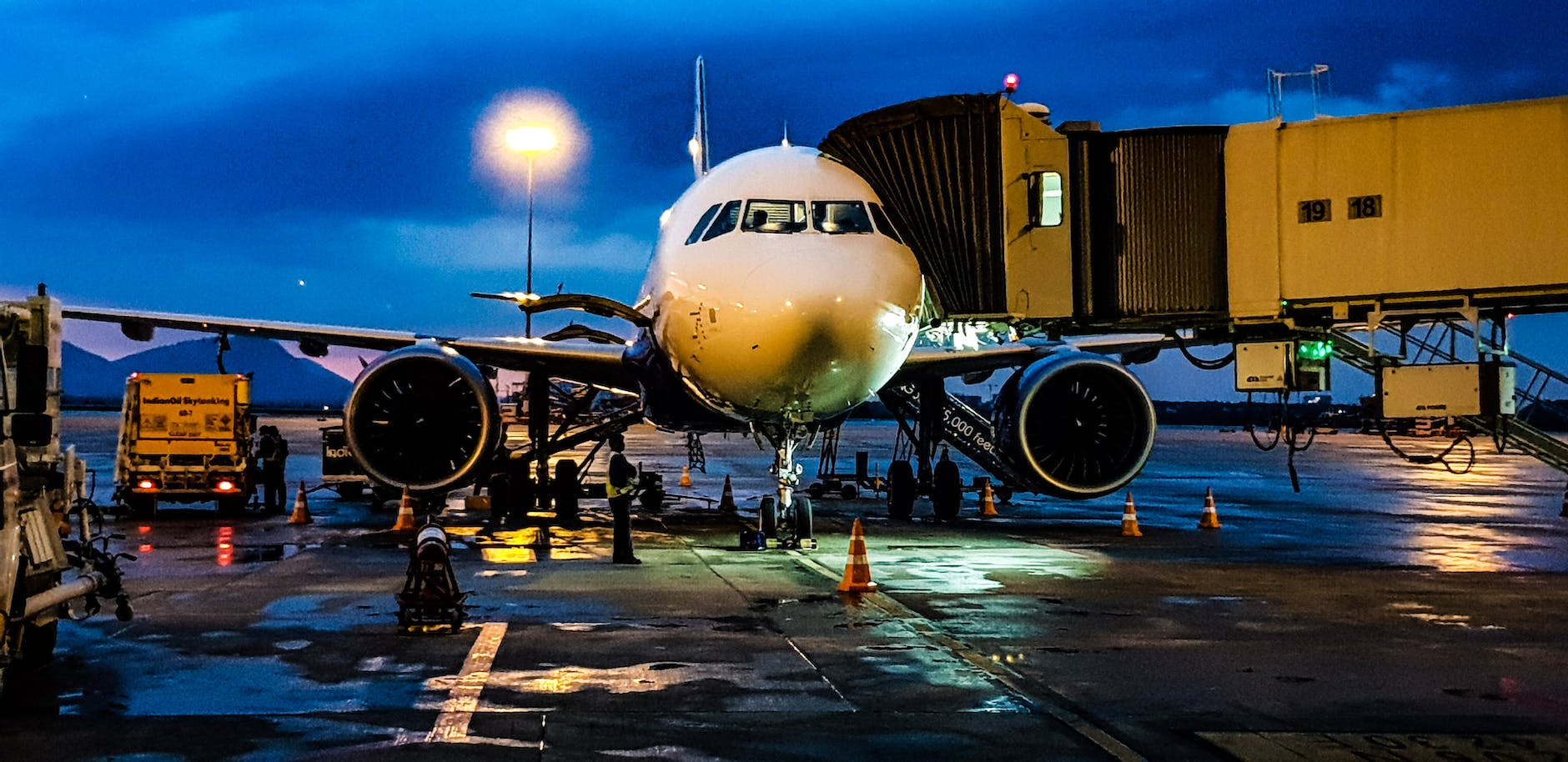 pexels-photo-1098745 white airplane