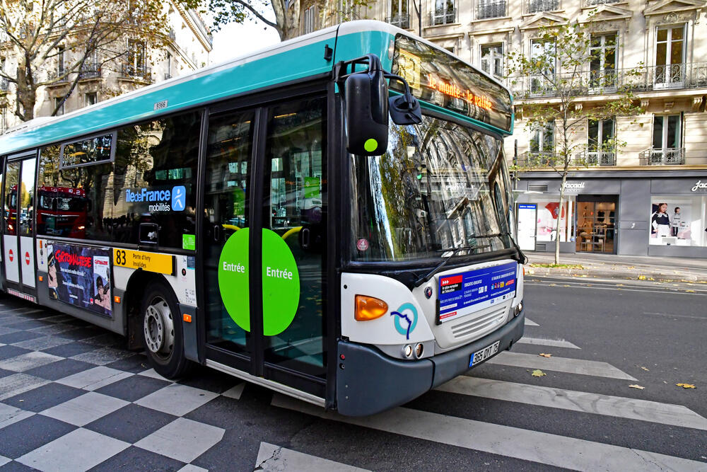 Local bus in paris